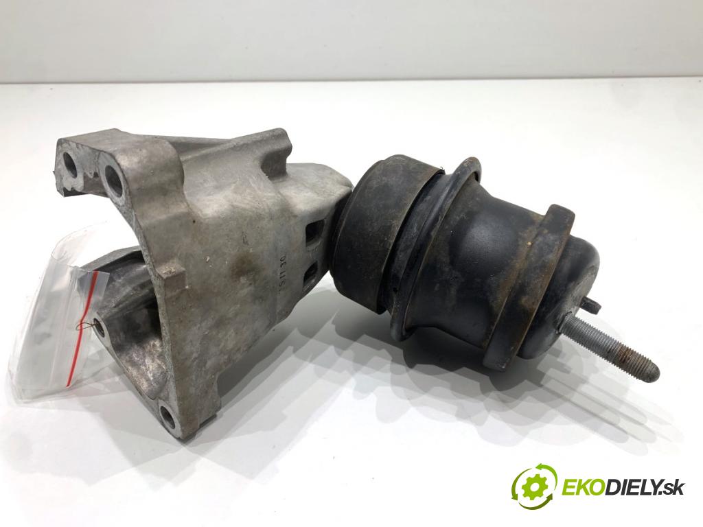 LEXUS IS sedan 2015 180 kW 200t (ASE30) 1998 Držiak Motor 