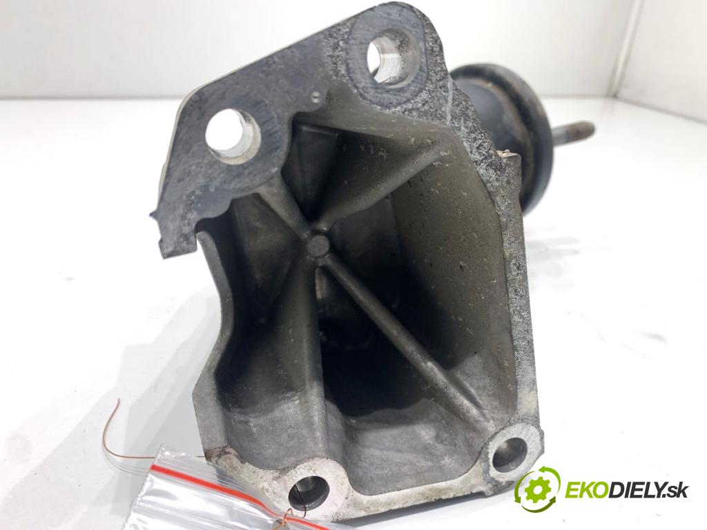 LEXUS IS sedan 2015 180 kW 200t (ASE30) 1998 Držiak Motor