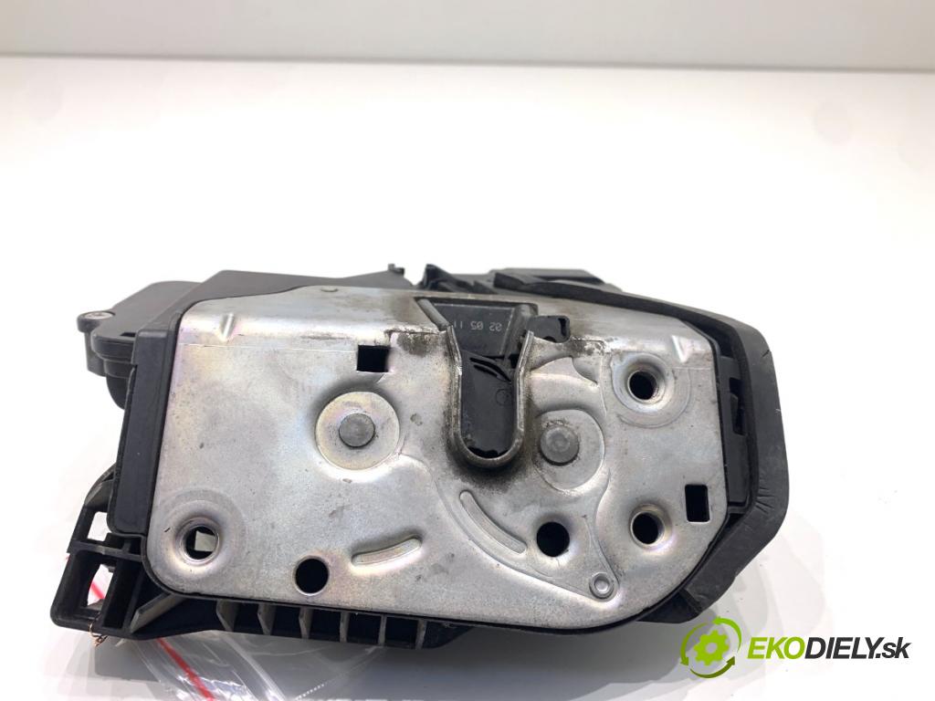 VW SHARAN nadwozie wielkoprzestrzenne (MPV) 2011 103 kW 2.0 TDI 1968 zámok dveře pravý zadní část 7N0839016B