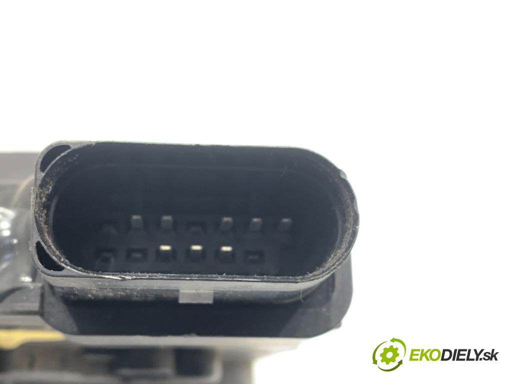 VW SHARAN nadwozie wielkoprzestrzenne (MPV) 2011 103 kW 2.0 TDI 1968 zámok Dvere pravy zad 7N0839016B