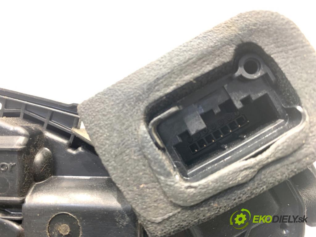 VW SHARAN nadwozie wielkoprzestrzenne (MPV) 2011 103 kW 2.0 TDI 1968 zámok dveře pravý přední část 5K1837016B