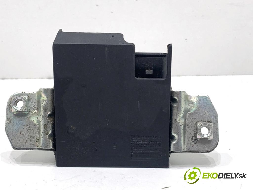 VW SHARAN nadwozie wielkoprzestrzenne (MPV) 2011 103 kW 2.0 TDI 1968 zámok dverí zad 7P0827505G