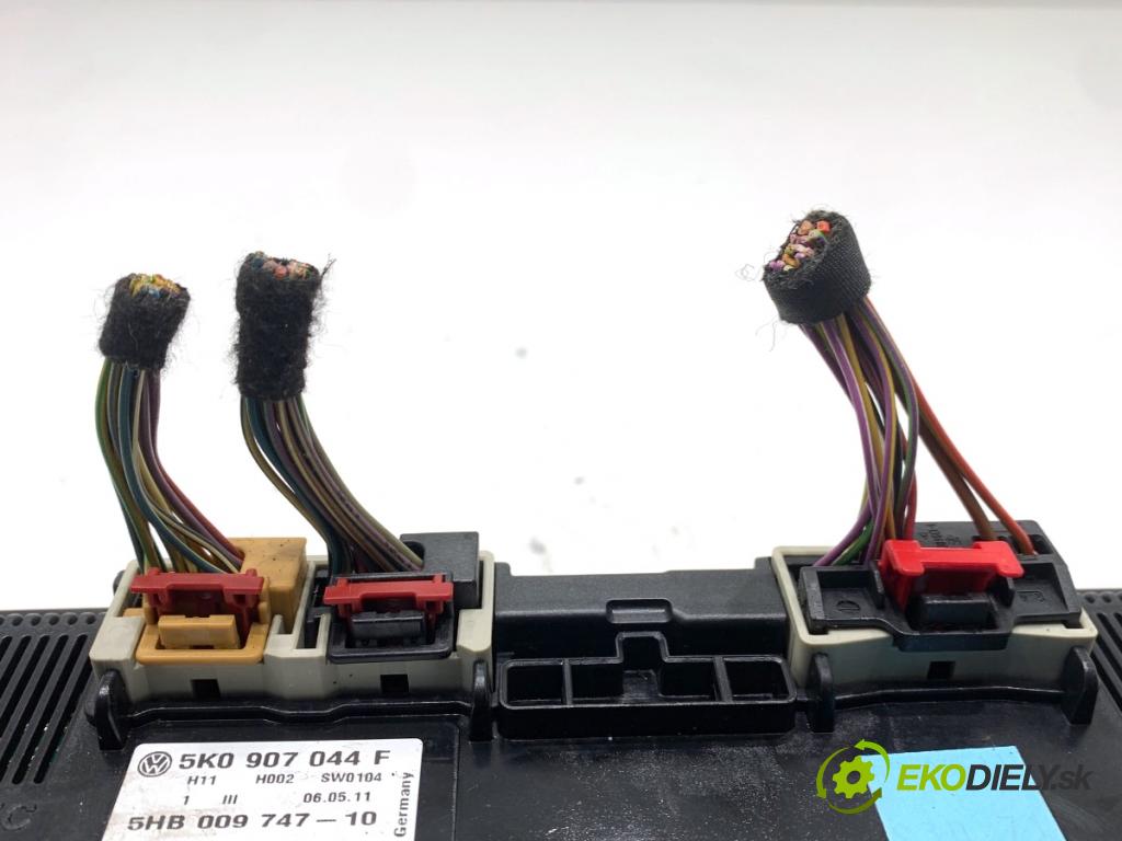 VW SHARAN nadwozie wielkoprzestrzenne (MPV) 2011 103 kW 2.0 TDI 1968 Panel ovládania kúrenia 5K0907044F (Prepínacie páčky pod volantom)