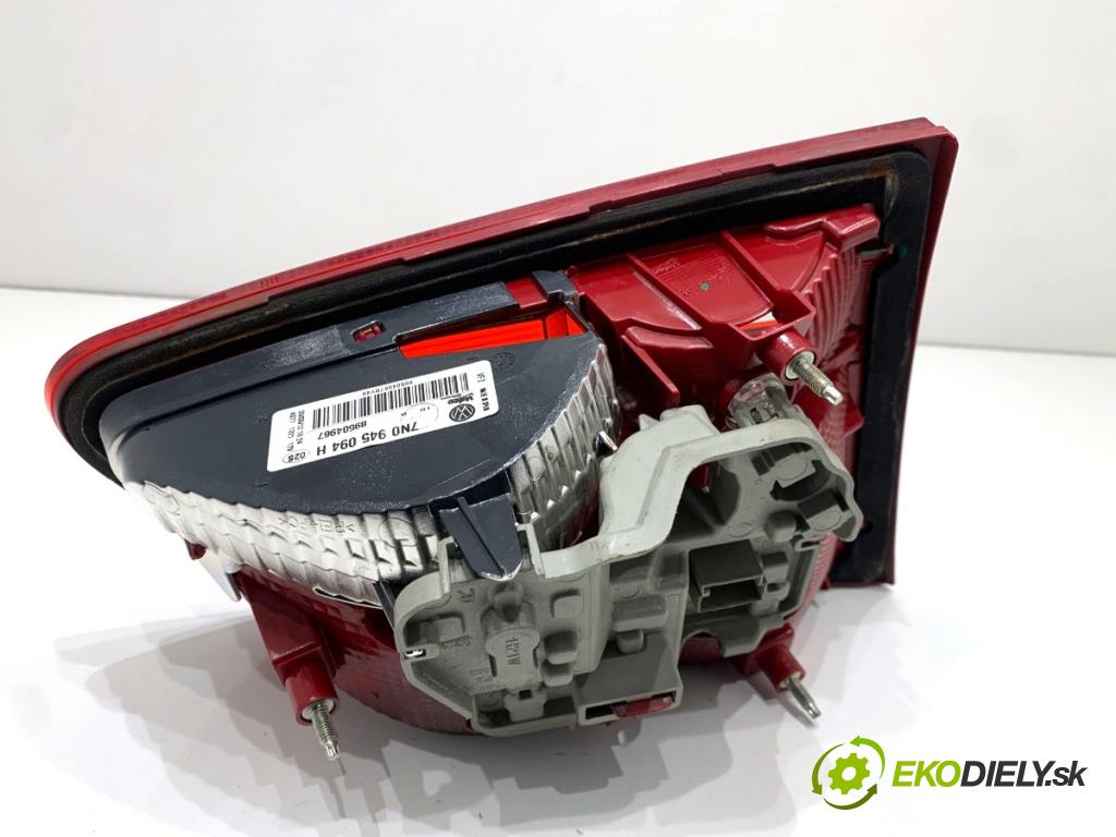 VW SHARAN nadwozie wielkoprzestrzenne (MPV) 2011 103 kW 2.0 TDI 1968 Svetlo zad pravá vnútorná 7N0945094H (Kľučka dverí ostatné)