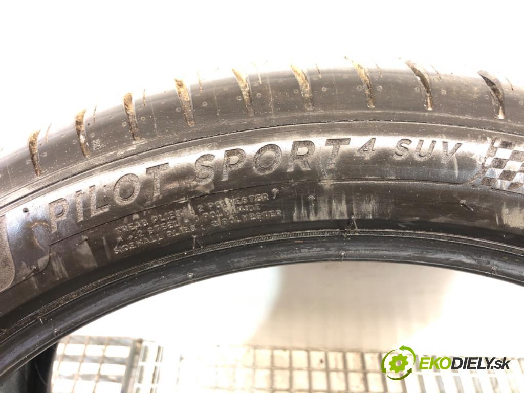 --- ---      PNEUMATIKA: 2X 255/40 21"