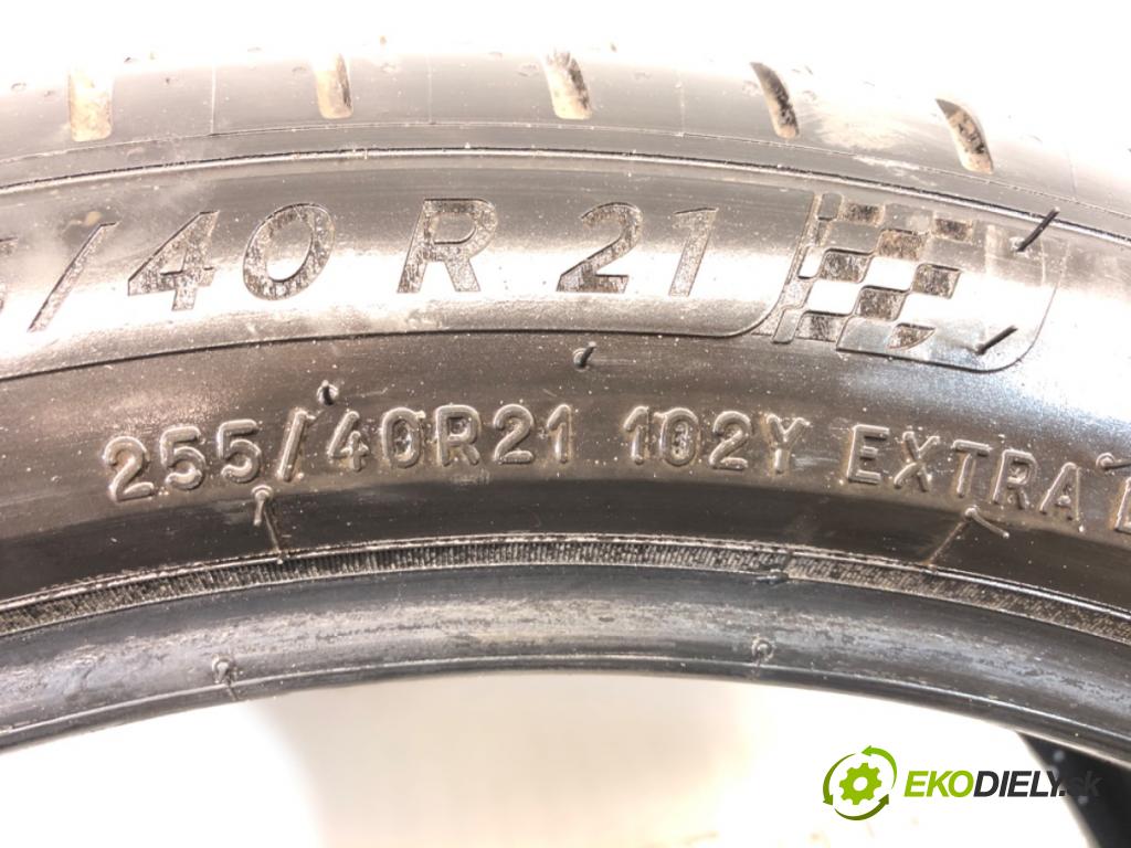 --- ---      PNEUMATIKA: 2X 255/40 21"