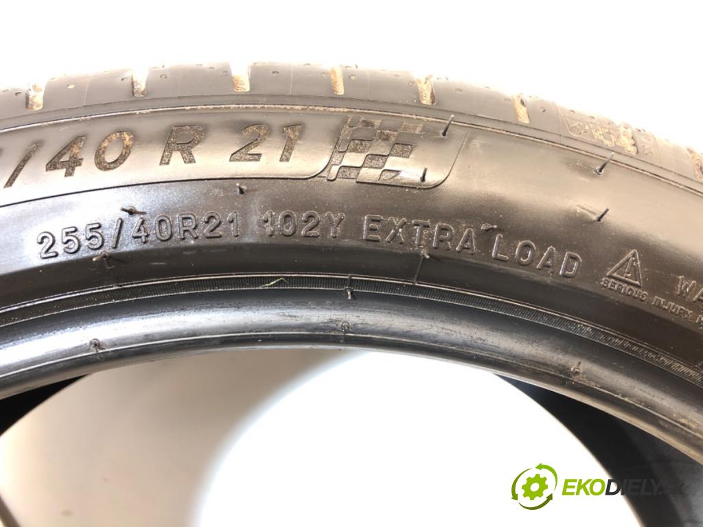 --- ---      PNEUMATIKA: 2X 255/40 21" MICHELIN