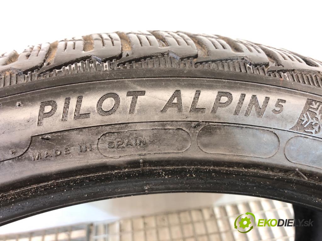 --- ---      PNEUMATIKA: zima 1X 275/35 20" MICHELIN