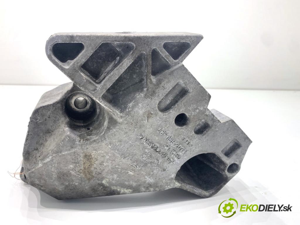 AUDI A3 8P liftback 2005 147 kW 2.0 TFSI quattro 1984 Držiak Motor 06F199207H