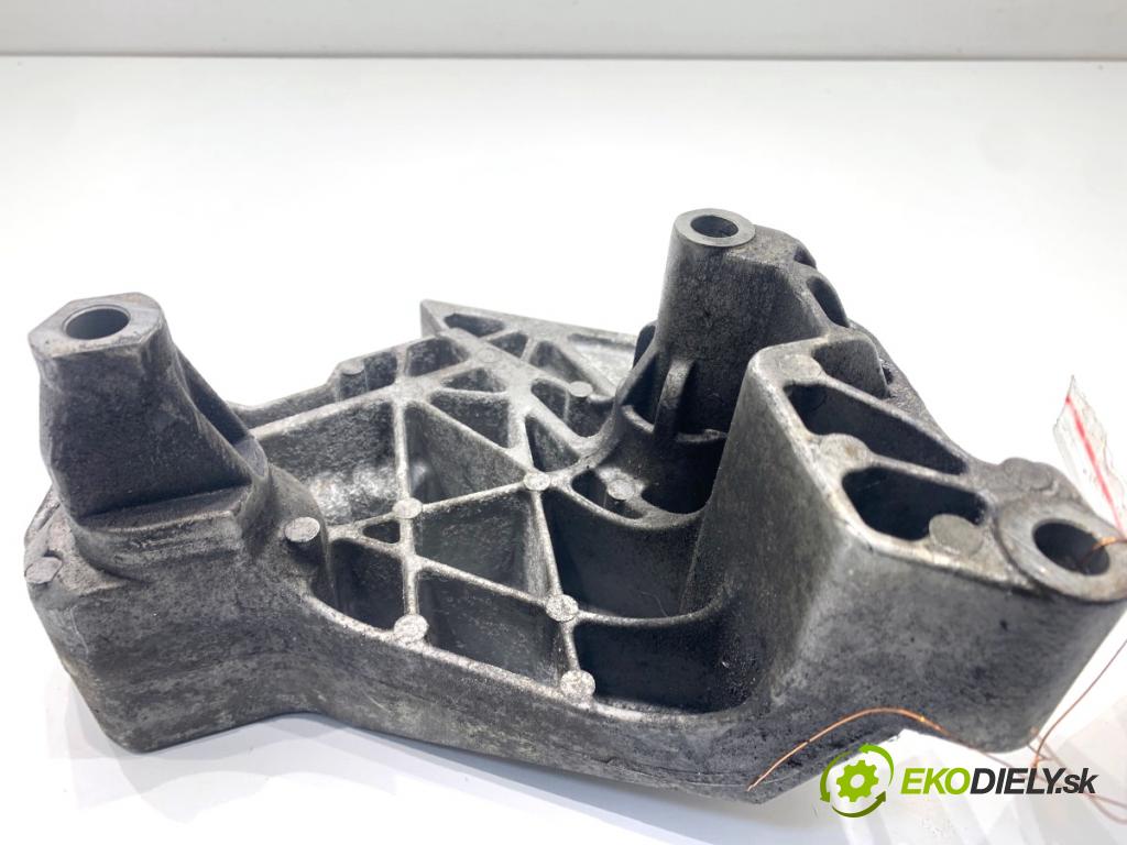 AUDI A3 8P liftback 2005 147 kW 2.0 TFSI quattro 1984 Držiak Motor 06F199207H