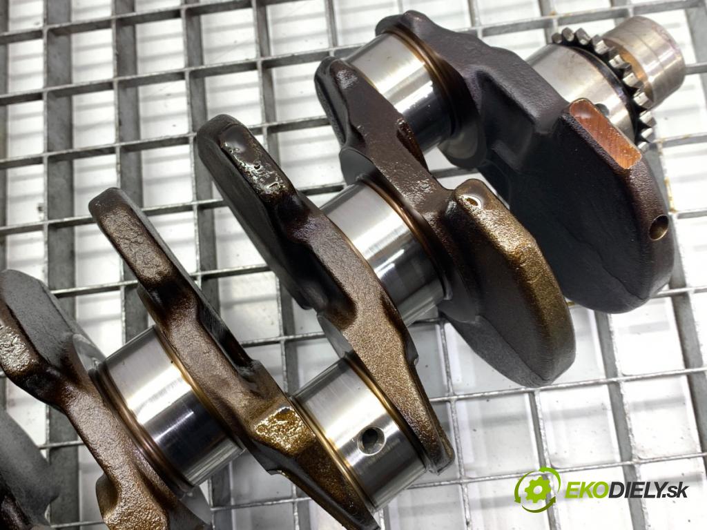 AUDI A3 8P liftback 2005 147 kW 2.0 TFSI quattro 1984 Kardaň, hriadeľ KLIKA: 050105189B (Blok motora ostatné)