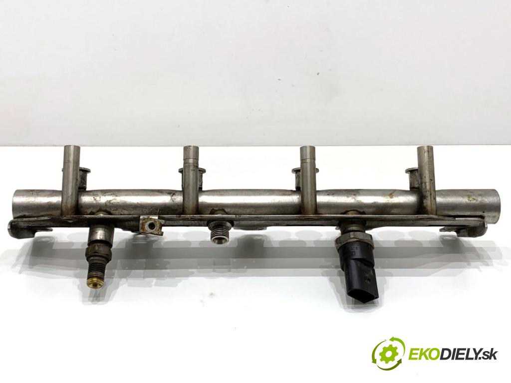 AUDI A3 8P liftback 2005 147 kW 2.0 TFSI quattro 1984 Lišta vstrekovacia 06F133317G (Vstrekovacia lišta)