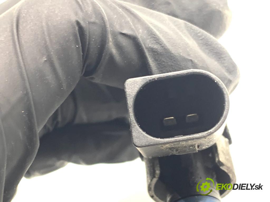 AUDI A3 8P liftback 2005 147 kW 2.0 TFSI quattro 1984 vstrekovač 0261500020 (Vstrekovač paliva)