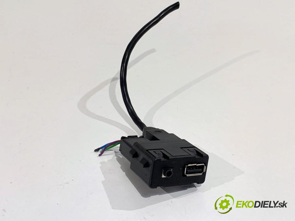 OPEL ASTRA J Kombi 2013 103 kW 1.4 LPG (35) 1364 HNÍZDO: USB 13360040