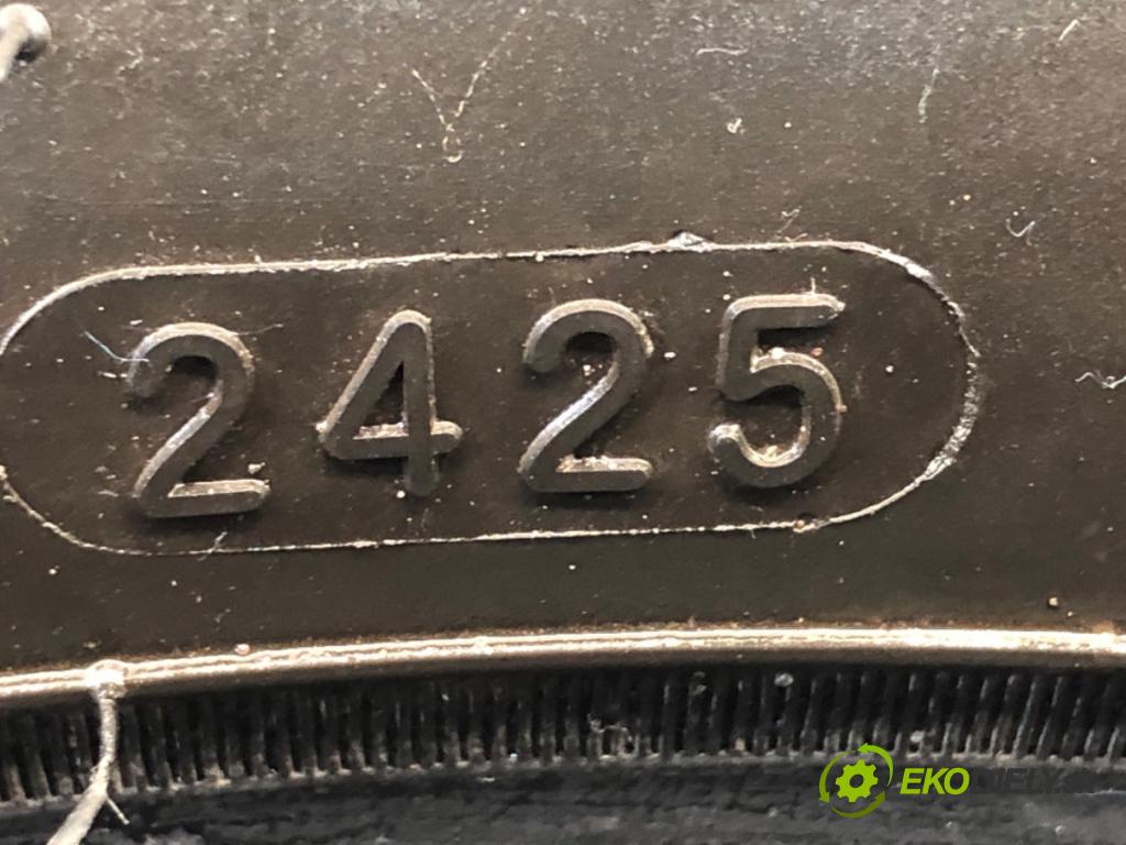 --- --- PNEUMATIKY: VÍCENÁ SEZÓNA: 215/50 17"