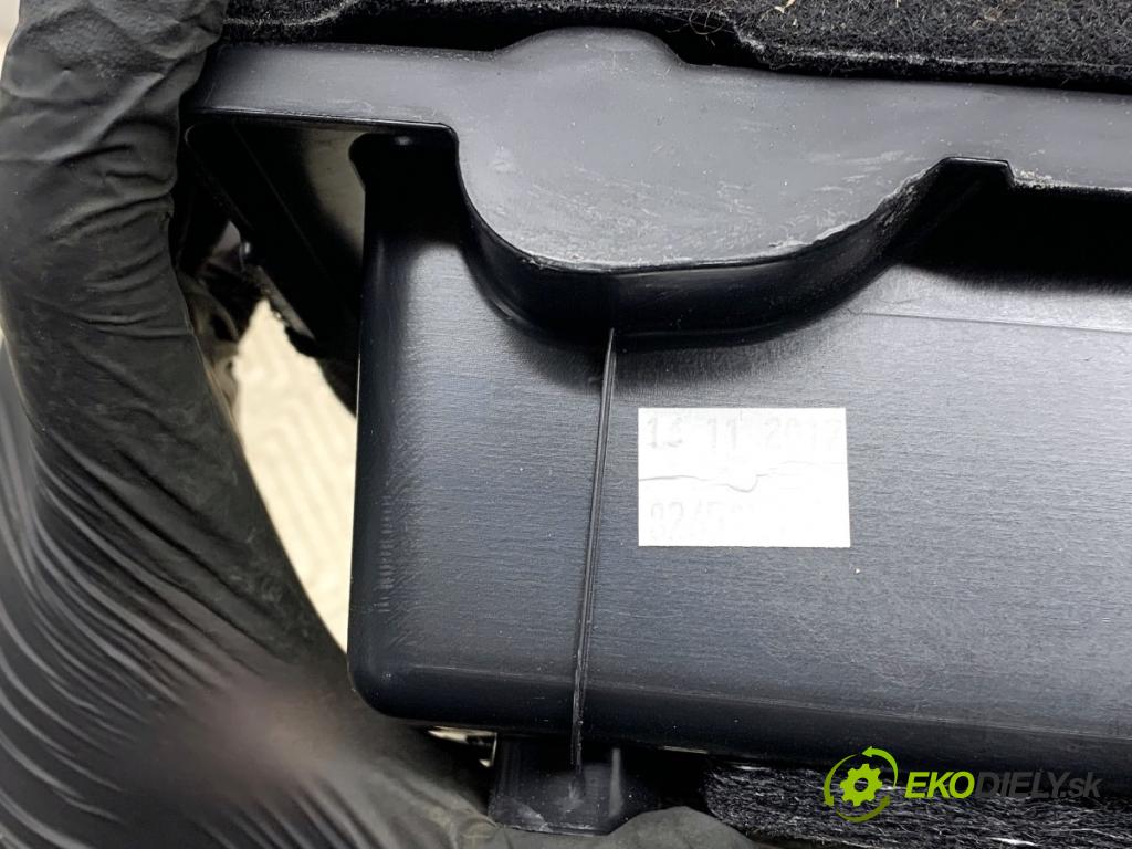 KIA CEED Kombi 2018 66 kW 1.4 CRDi 90 1396 PODLAHA: kufra