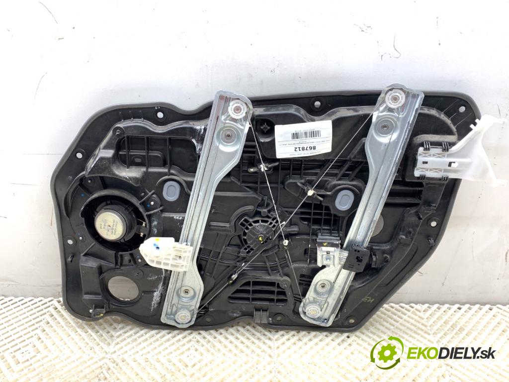 KIA CEED Kombi 2018 66 kW 1.4 CRDi 90 1396 mechanismus okna levý přední část 82470-A2301