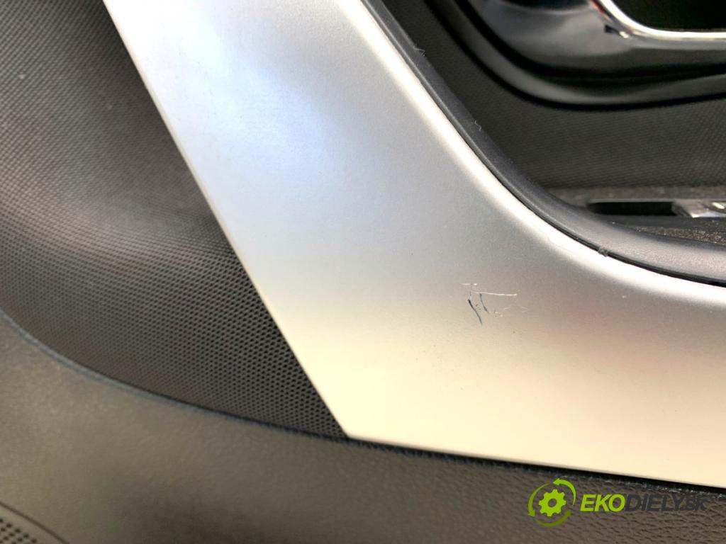 KIA CEED Kombi 2018 66 kW 1.4 CRDi 90 1396 čalúnenie Dvere pravy predný 82360-A2000