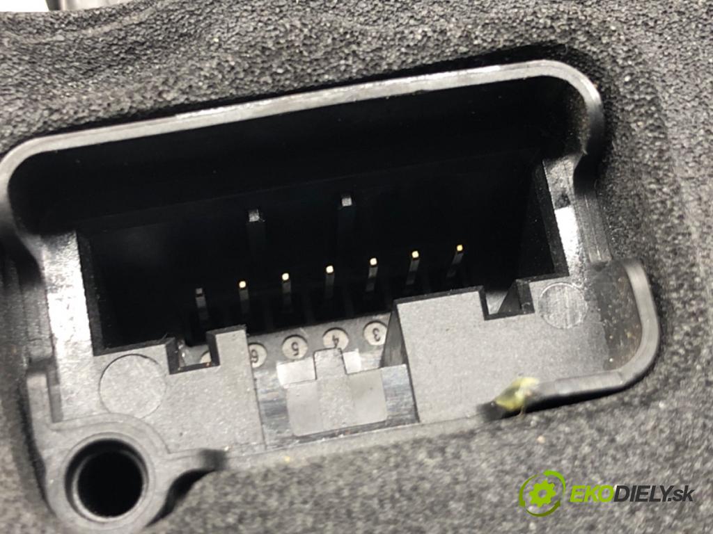 SKODA KODIAQ SUV 2019 110 kW 1.5 TSI 1495 zámok Dvere pravy zad 5TA839016E