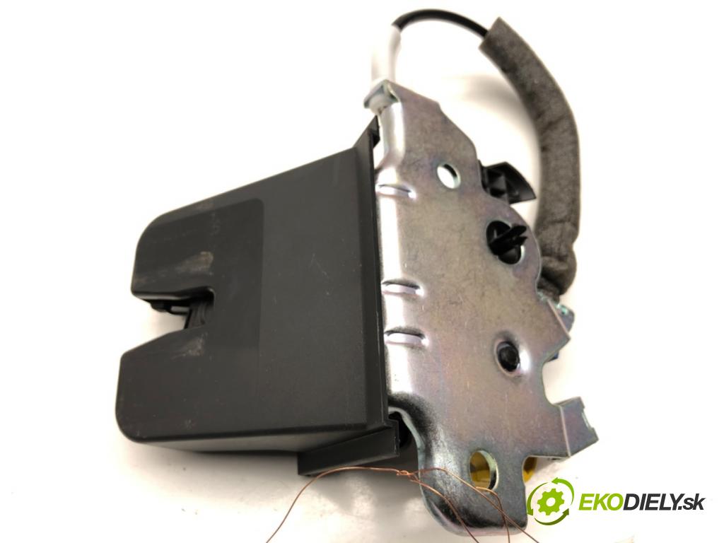 SKODA KODIAQ SUV 2019 110 kW 1.5 TSI 1495 zámok dveří zadní část 4M0827506D