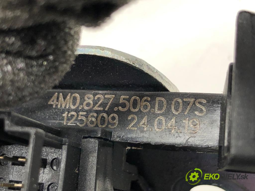 SKODA KODIAQ SUV 2019 110 kW 1.5 TSI 1495 zámok dverí zad 4M0827506D
