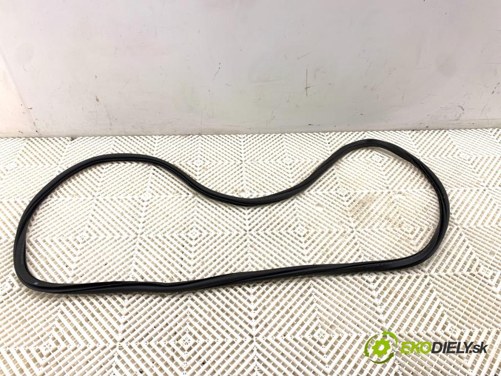 SKODA KODIAQ SUV 2019 110 kW 1.5 TSI 1495 těsnění dveře přední část pravá 565867366