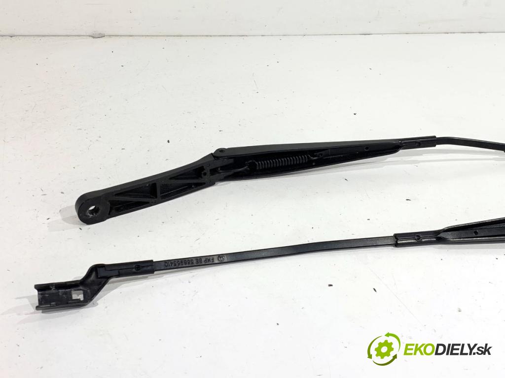 SKODA KODIAQ SUV 2019 110 kW 1.5 TSI 1495 ramená stěračů přední část 566955409 566955410