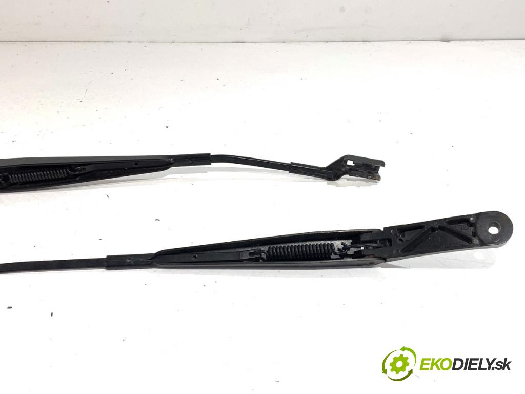 SKODA KODIAQ SUV 2019 110 kW 1.5 TSI 1495 ramená stěračů přední část 566955409 566955410