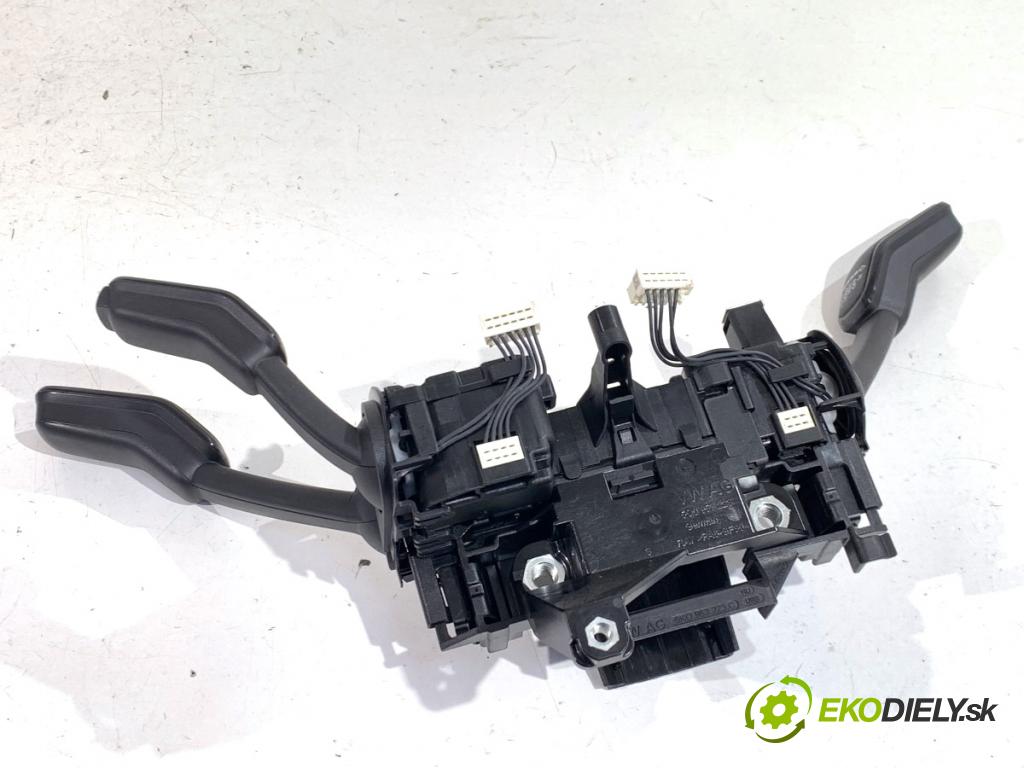 SKODA KODIAQ SUV 2019 110 kW 1.5 TSI 1495 Prepínač kombinovaný 5Q1953521AG (Prepínacie páčky pod volantom)