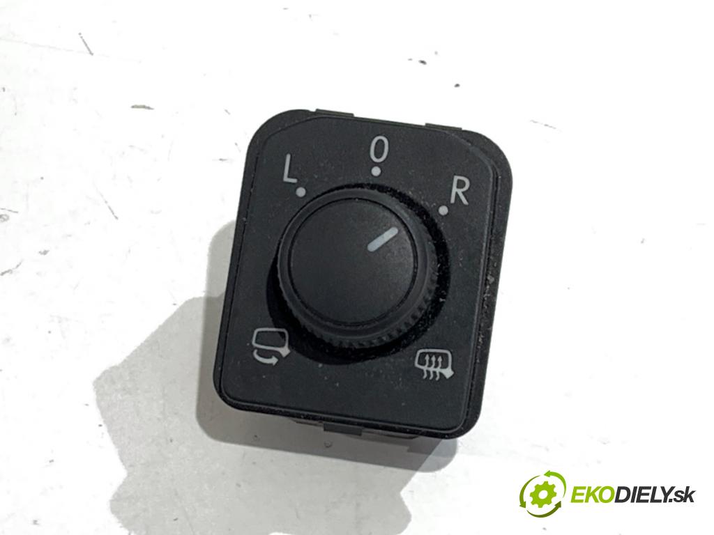 SKODA KODIAQ SUV 2019 110 kW 1.5 TSI 1495 přepínač nastavení zpětných zrcátek 565959565A (Páčky pod volantem)