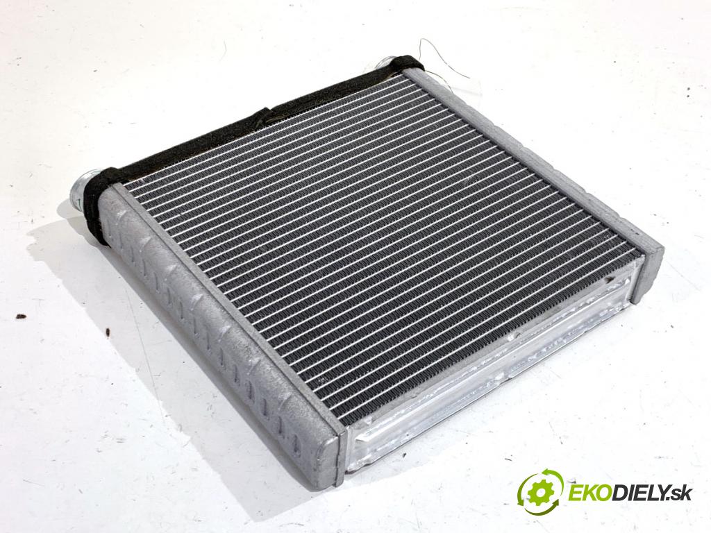 SKODA KODIAQ SUV 2019 110 kW 1.5 TSI 1495 topné těleso radiátor topení  (Radiátor topení)