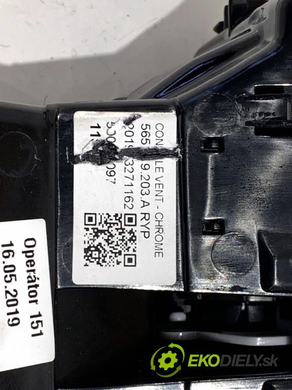 SKODA KODIAQ SUV 2019 110 kW 1.5 TSI 1495 mří topení zadní část 565819203