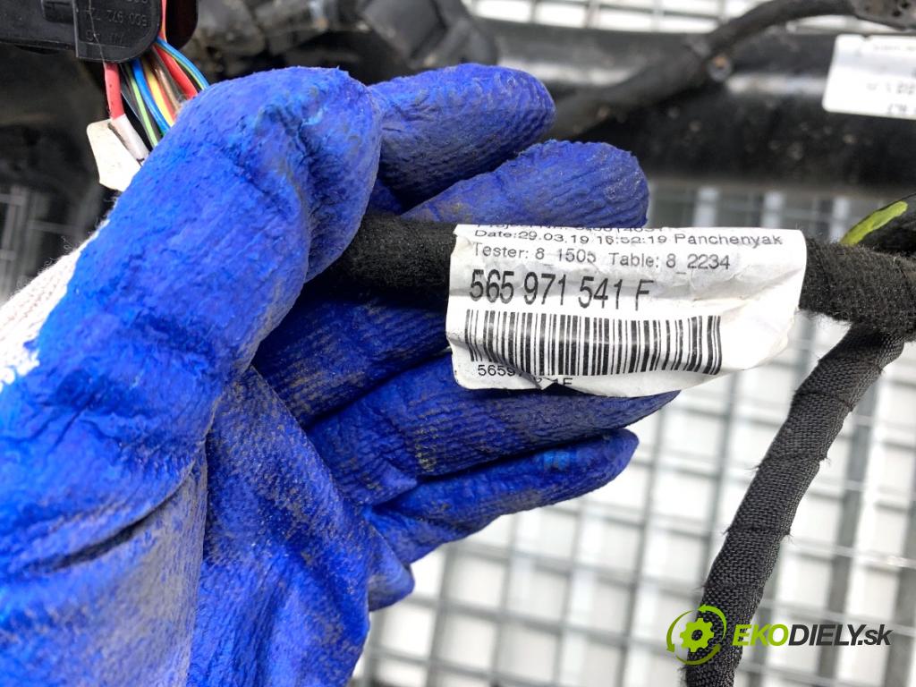 SKODA KODIAQ SUV 2019 110 kW 1.5 TSI 1495 Hák tažné zařízení 565803881H (Tažné zařízení)