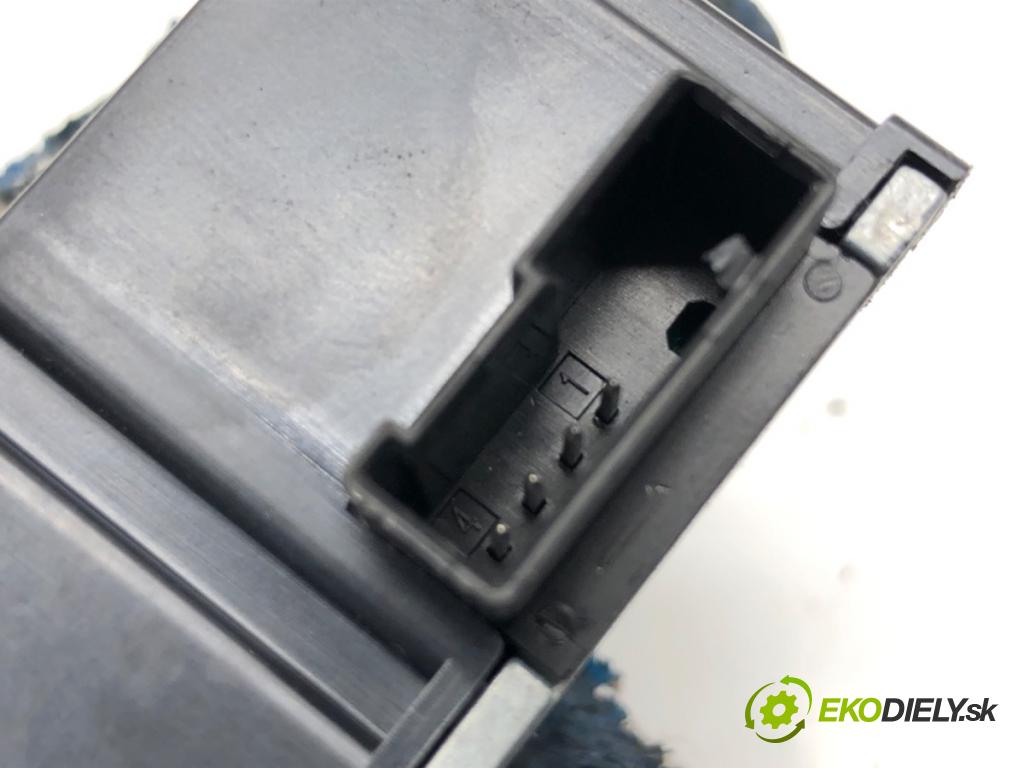 SKODA KODIAQ SUV 2019 110 kW 1.5 TSI 1495 blokáda volantu 3Q0905861B (Řízení ostatní)