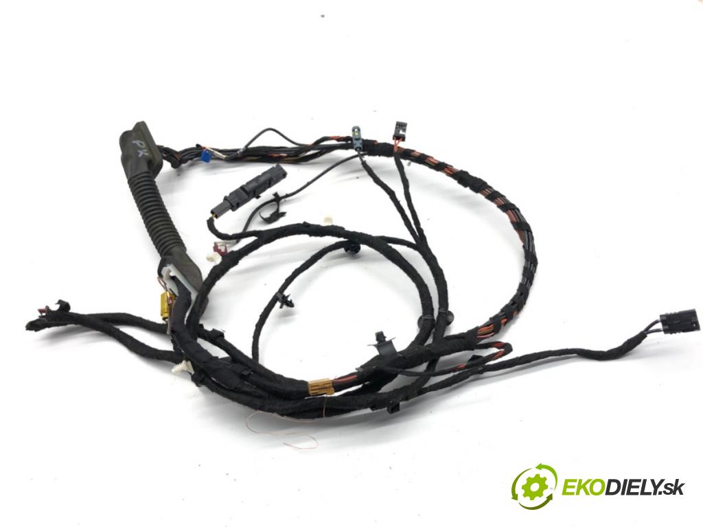 SKODA KODIAQ SUV 2019 110 kW 1.5 TSI 1495 káblovačka dveří kufra zadní část pravá