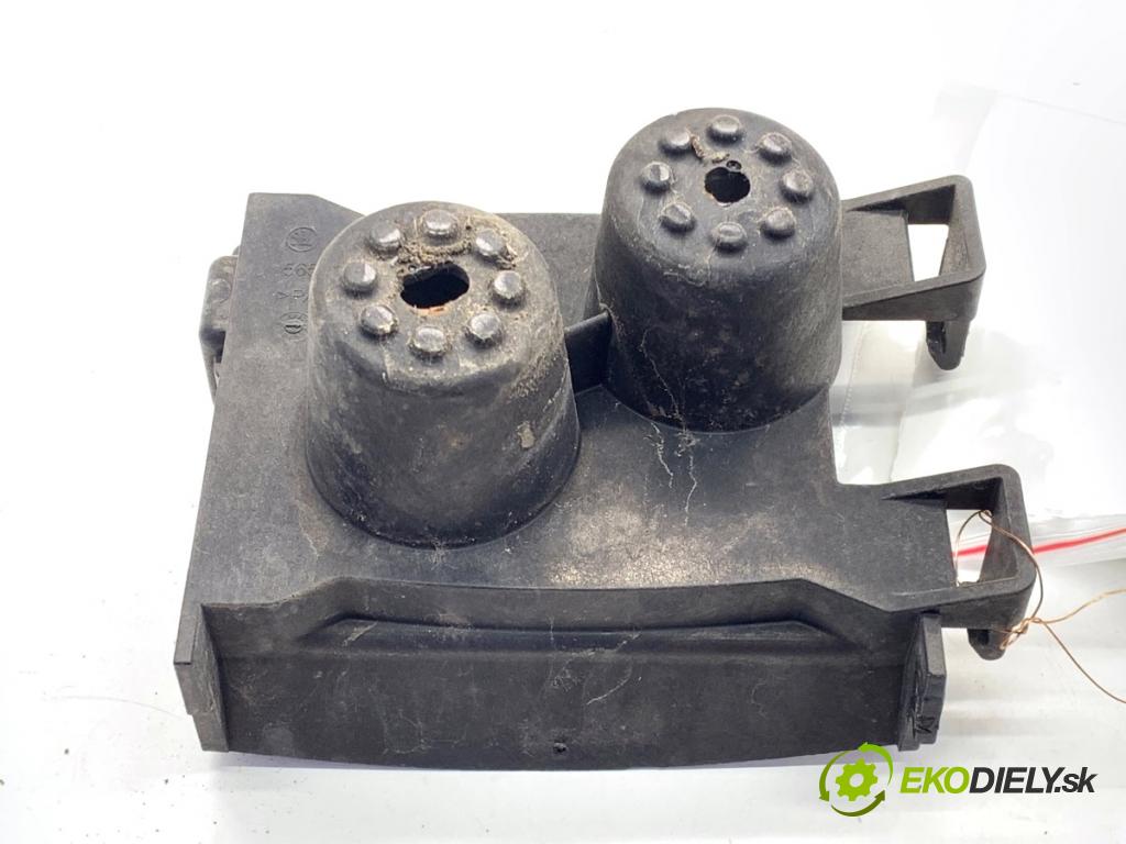 SKODA KODIAQ SUV 2019 110 kW 1.5 TSI 1495 držák uchycení RADAR levý 565907455A