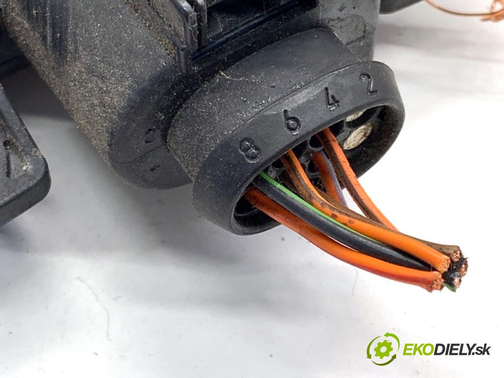 SKODA KODIAQ SUV 2019 110 kW 1.5 TSI 1495 ASYSTENT: PASA rýchlosti RADAR: 5Q0907686C