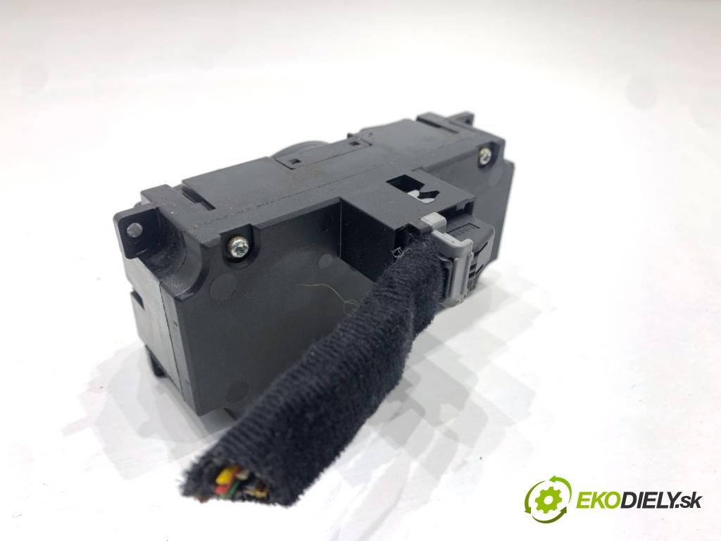 BMW E60 sedan 2004 170 kW 530 i 2979 Spínač svetiel 6925286