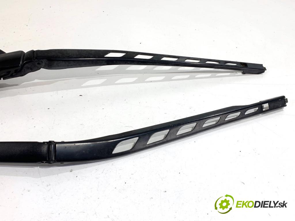 BMW E60 sedan 2004 170 kW 530 i 2979 Rameno stierače predný 7035103