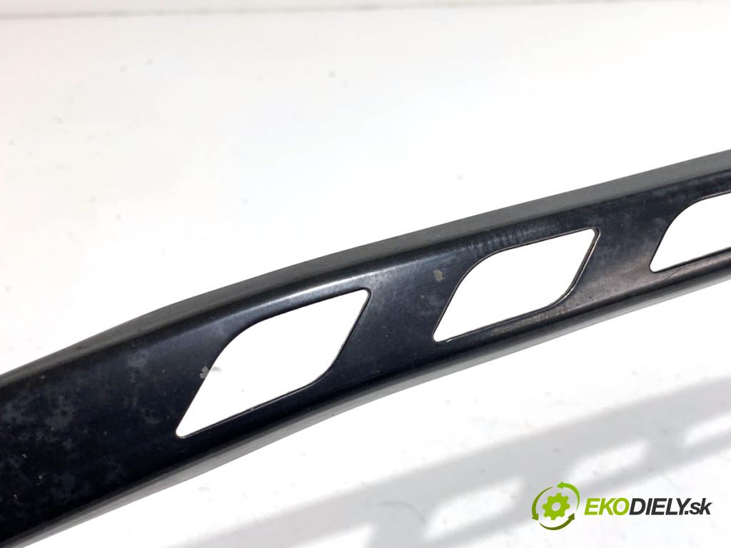 BMW E60 sedan 2004 170 kW 530 i 2979 Rameno stierače predný 7035103