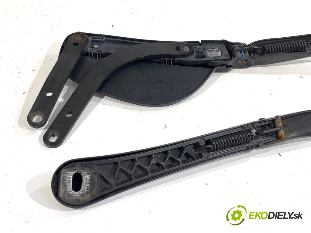 BMW E60 sedan 2004 170 kW 530 i 2979 Rameno stierače predný 7035103