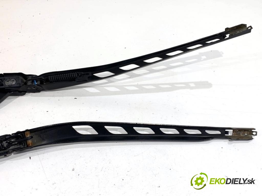 BMW E60 sedan 2004 170 kW 530 i 2979 Rameno stierače predný 7035103