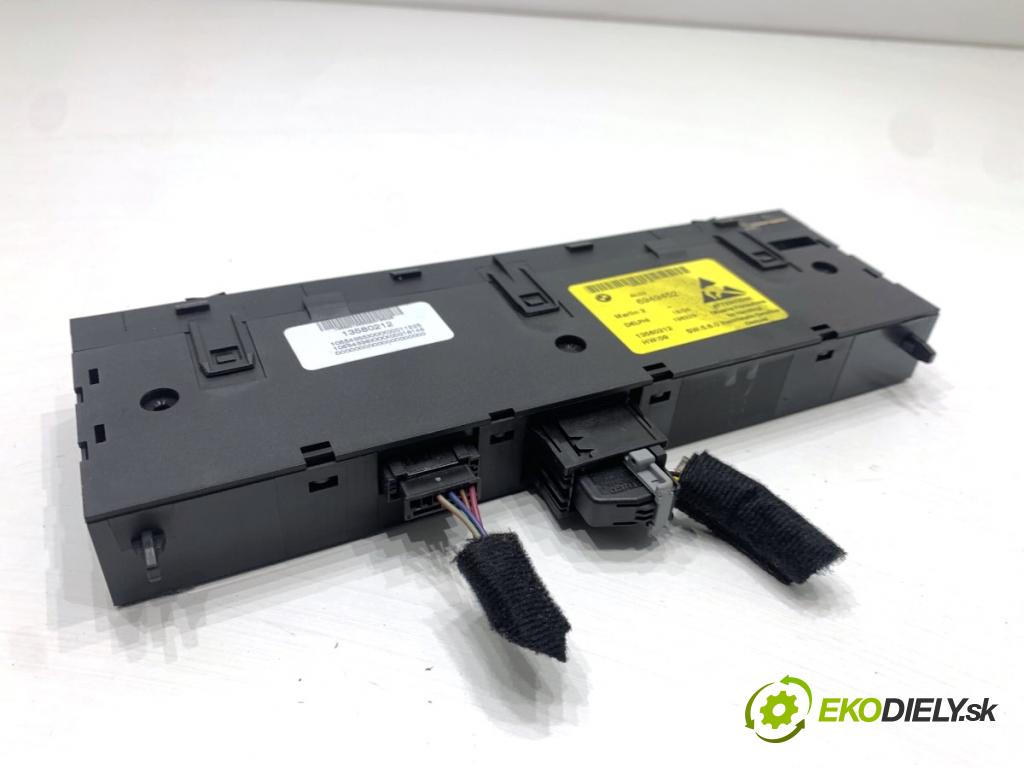 BMW E60 sedan 2004 170 kW 530 i 2979 Prepínač ohrievania, vyhrievania sedačky 6949452 (Prepínacie páčky pod volantom)