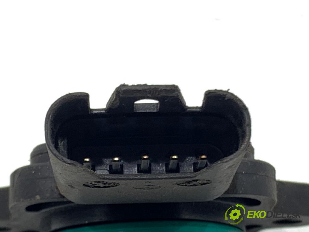 BMW E60 sedan 2004 170 kW 530 i 2979 váha vzduchu 7520519 (Snímač hmotnosti vzduchu)