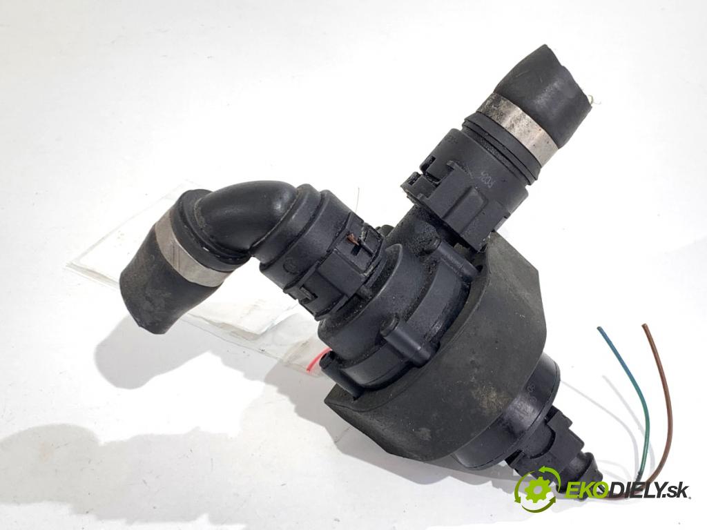 BMW E60 sedan 2004 170 kW 530 i 2979 DALŠÍ: pumpa vody 6910755 (Vodní pumpa)