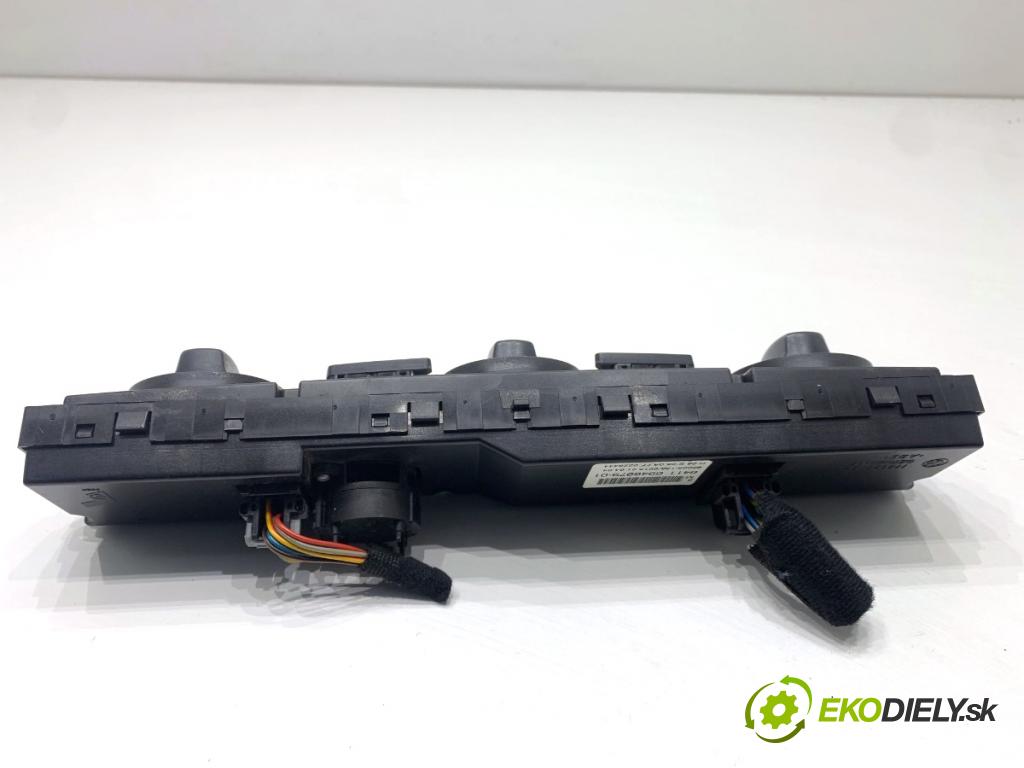 BMW E60 sedan 2004 170 kW 530 i 2979 Panel ovládania kúrenia 6946979 (Prepínacie páčky pod volantom)