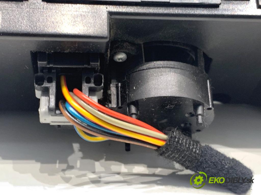 BMW E60 sedan 2004 170 kW 530 i 2979 Panel ovládania kúrenia 6946979 (Prepínacie páčky pod volantom)