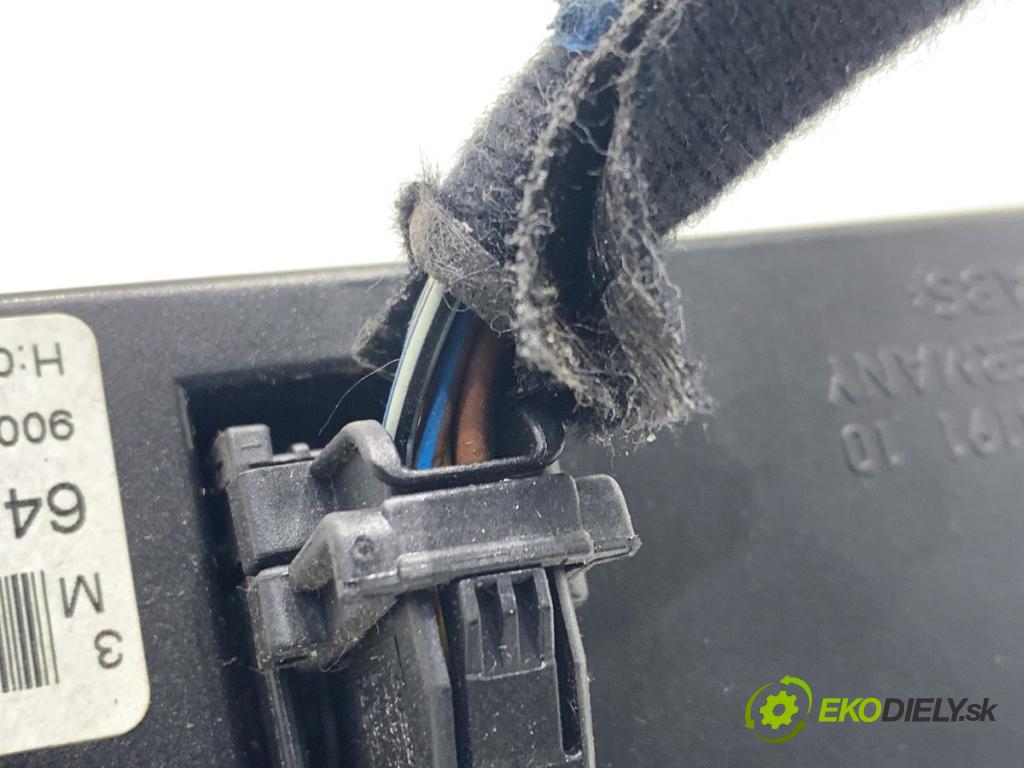 BMW E60 sedan 2004 170 kW 530 i 2979 Panel ovládania kúrenia 6946979 (Prepínacie páčky pod volantom)