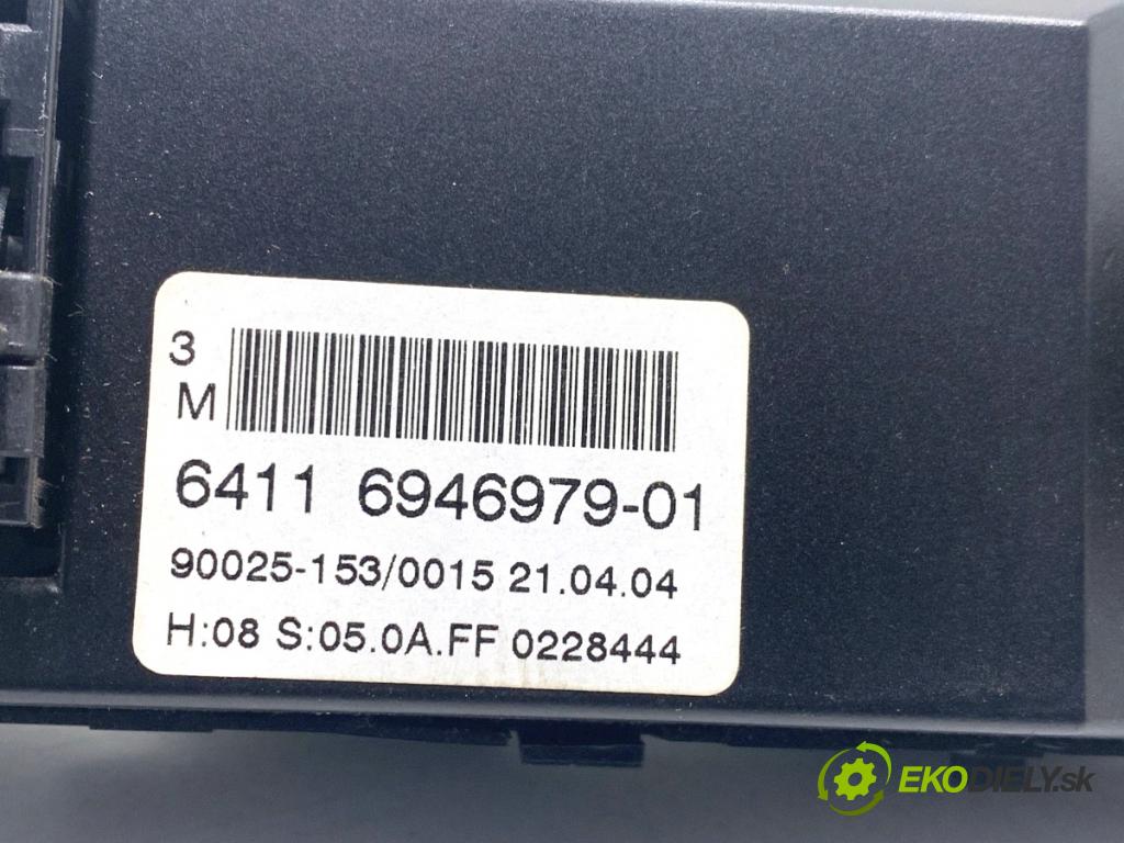 BMW E60 sedan 2004 170 kW 530 i 2979 Panel ovládania kúrenia 6946979 (Prepínacie páčky pod volantom)