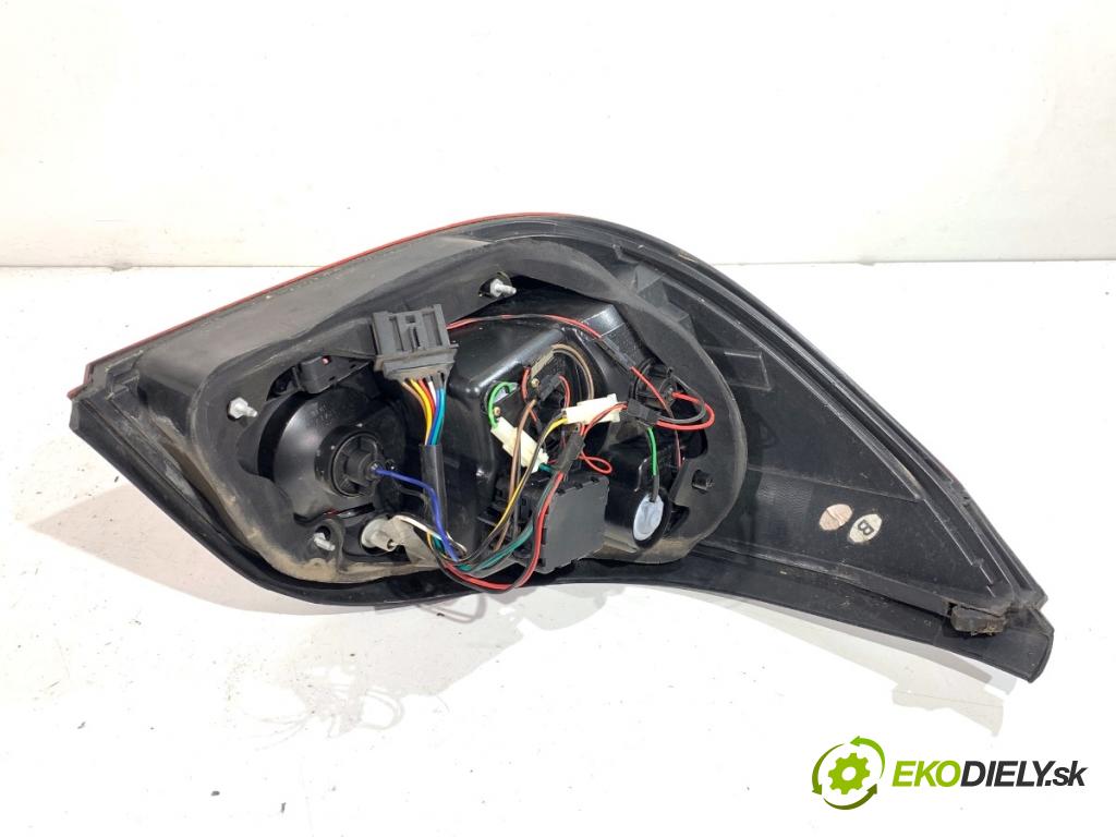 BMW E60 sedan 2004 170 kW 530 i 2979 světlo pravý zadní část